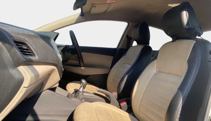 2019 Hyundai Verna 1.4 E PETROL, Petrol, Manual, 69,112 km, Right Side Front Door Cabin