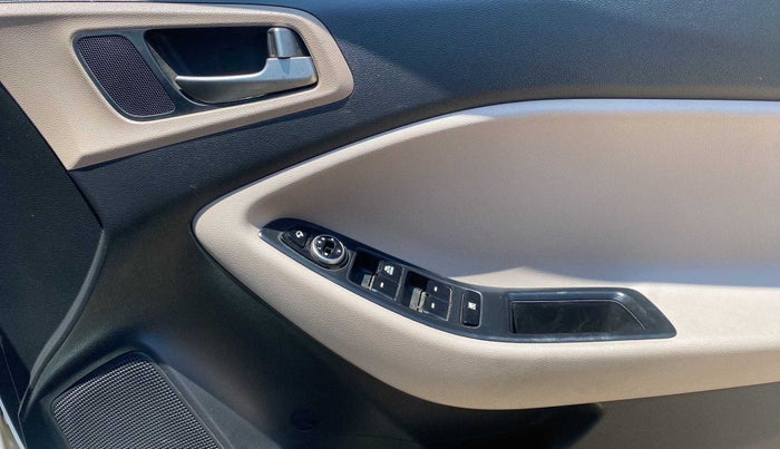 2016 Hyundai Elite i20 SPORTZ 1.2, Petrol, Manual, 42,826 km, Driver Side Door Panels Control