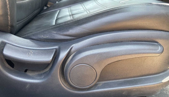 2016 Hyundai Elite i20 SPORTZ 1.2, Petrol, Manual, 42,826 km, Driver Side Adjustment Panel