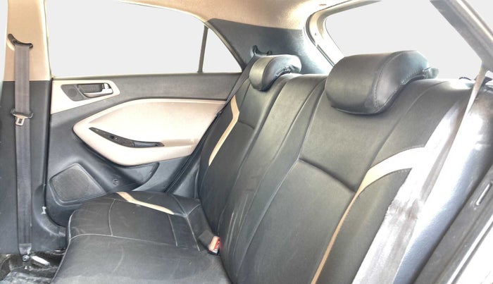 2015 Hyundai Elite i20 ASTA 1.2, Petrol, Manual, 49,197 km, Right Side Rear Door Cabin