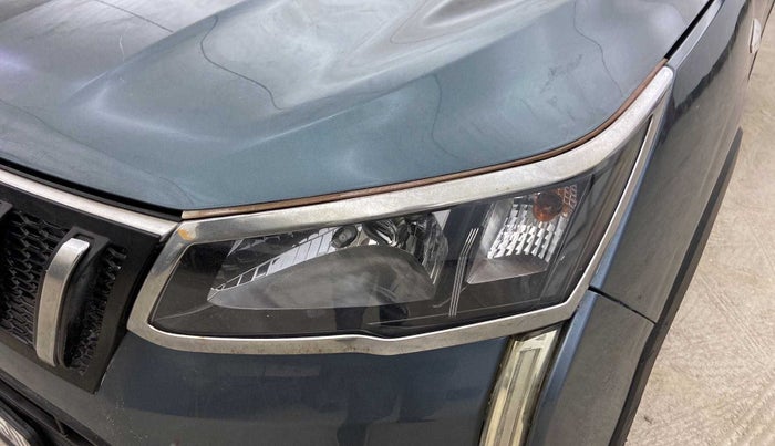 2019 Mahindra XUV300 W4 1.2 PETROL, Petrol, Manual, 20,234 km, Left headlight - LED not working