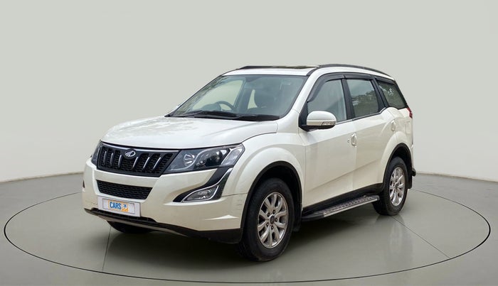 2017 Mahindra XUV500 W10 AT, Diesel, Automatic, 24,950 km, Left Front Diagonal