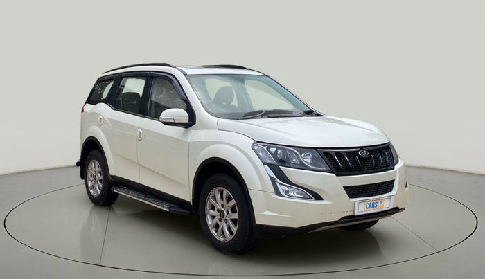 2017 Mahindra XUV500 W10 AT, Diesel, Automatic, 24,950 km, Right Front Diagonal