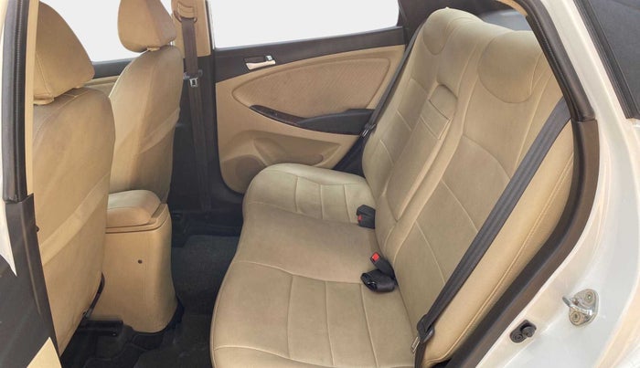 2015 Hyundai Verna FLUIDIC 4S 1.6 VTVT S, Petrol, Manual, 30,729 km, Right Side Rear Door Cabin