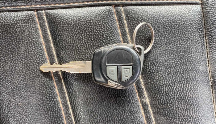 2016 Maruti Swift VDI ABS, Diesel, Manual, 51,434 km, Key Close Up