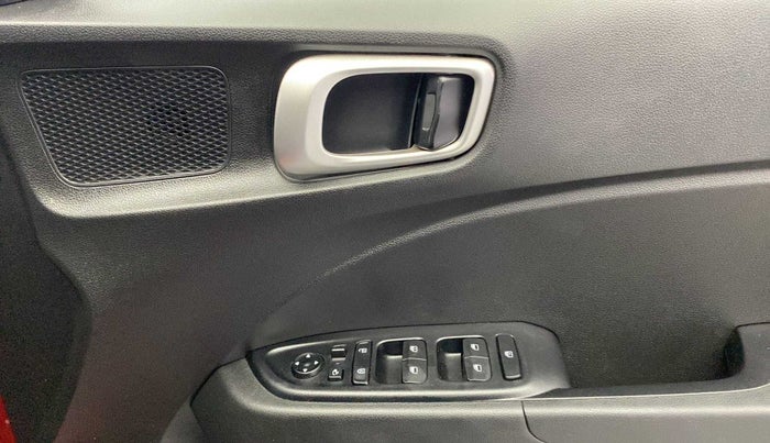 2022 Hyundai VENUE SX 1.0 TURBO, Petrol, Manual, 20,923 km, Driver Side Door Panels Control
