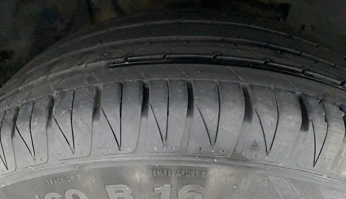2017 Tata NEXON XZ PLUS DIESEL, Diesel, Manual, 73,225 km, Right Front Tyre Tread