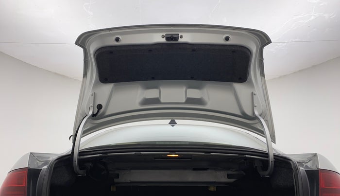 2018 Volkswagen Vento HIGHLINE PLUS 1.5 AT 16 ALLOY, Diesel, Automatic, 81,384 km, Boot Door Open