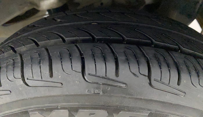 2015 Hyundai Eon ERA +, Petrol, Manual, 65,164 km, Left Rear Tyre Tread