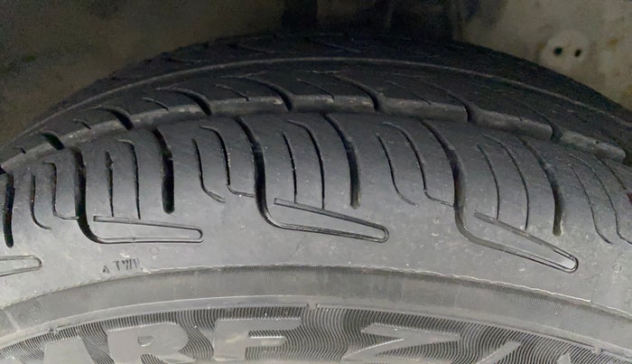 2015 Hyundai Eon ERA +, Petrol, Manual, 65,164 km, Right Front Tyre Tread