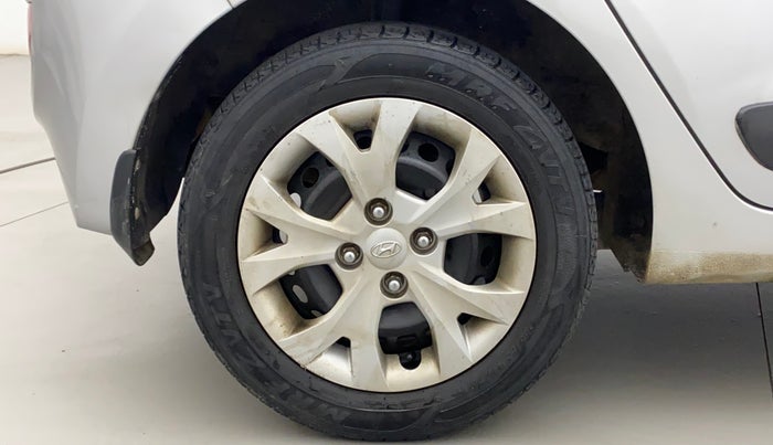 2013 Hyundai Grand i10 SPORTZ 1.2 KAPPA VTVT, Petrol, Manual, 67,043 km, Right Rear Wheel