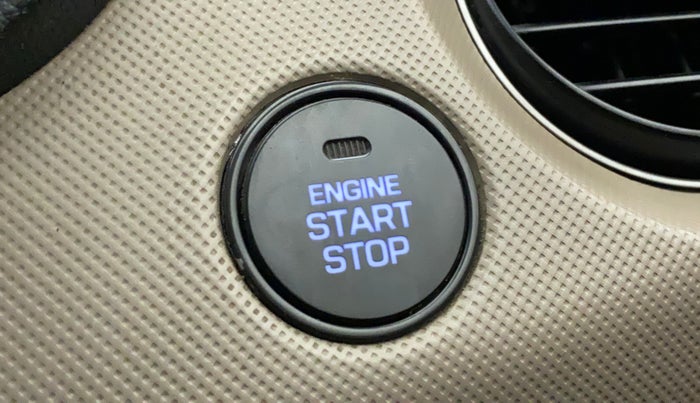 2013 Hyundai Grand i10 SPORTZ 1.2 KAPPA VTVT, Petrol, Manual, 67,043 km, Keyless Start/ Stop Button