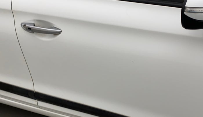 2019 Hyundai Elite i20 ASTA 1.2 (O), Petrol, Manual, 73,474 km, Driver-side door - Minor scratches