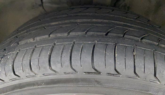 2019 Hyundai Elite i20 ASTA 1.2 (O), Petrol, Manual, 73,474 km, Left Front Tyre Tread