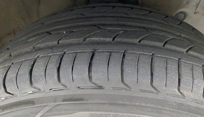 2019 Hyundai Elite i20 ASTA 1.2 (O), Petrol, Manual, 73,474 km, Right Front Tyre Tread