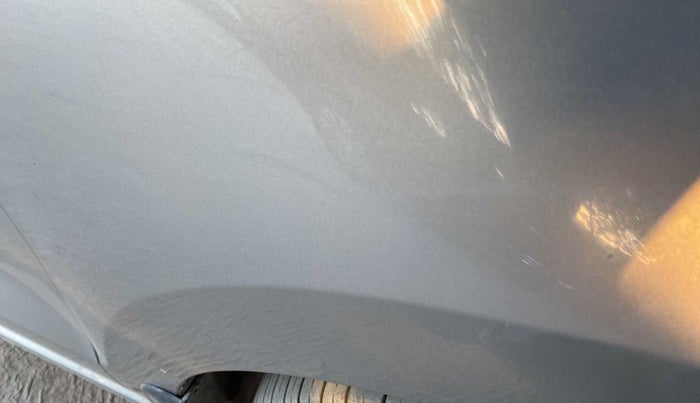 2014 Volkswagen Vento HIGHLINE DIESEL 1.6, Diesel, Manual, 1,14,668 km, Right fender - Minor scratches