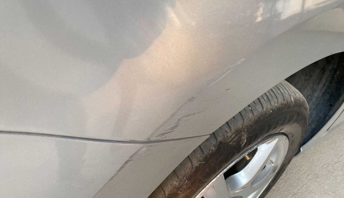 2014 Volkswagen Vento HIGHLINE DIESEL 1.6, Diesel, Manual, 1,14,668 km, Right quarter panel - Minor scratches