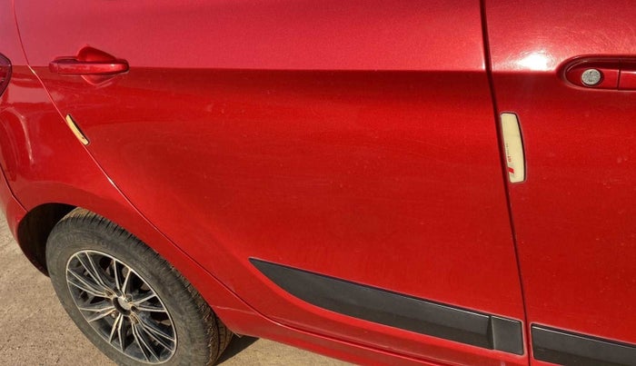 2016 Tata Tiago XZ PETROL, Petrol, Manual, 86,034 km, Right rear door - Minor scratches