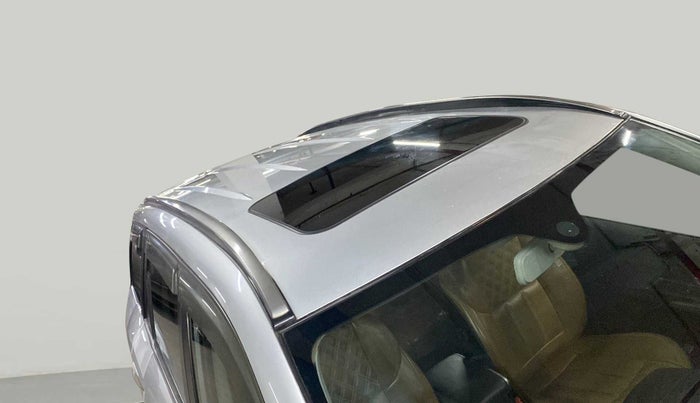2018 Mahindra XUV500 W11, Diesel, Manual, 76,476 km, Roof