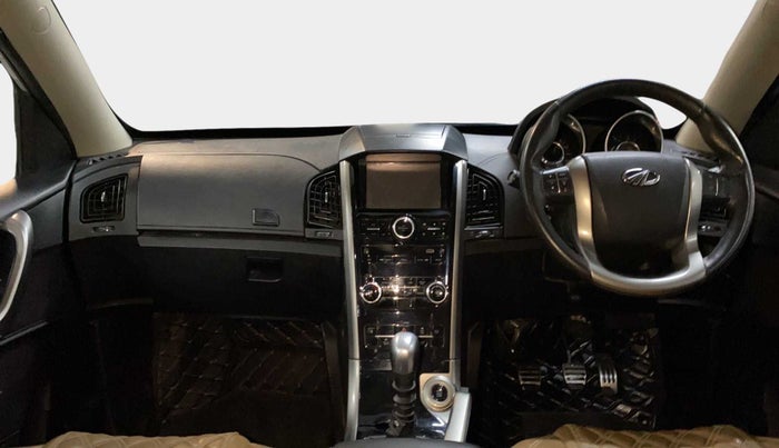 2018 Mahindra XUV500 W11, Diesel, Manual, 76,476 km, Dashboard