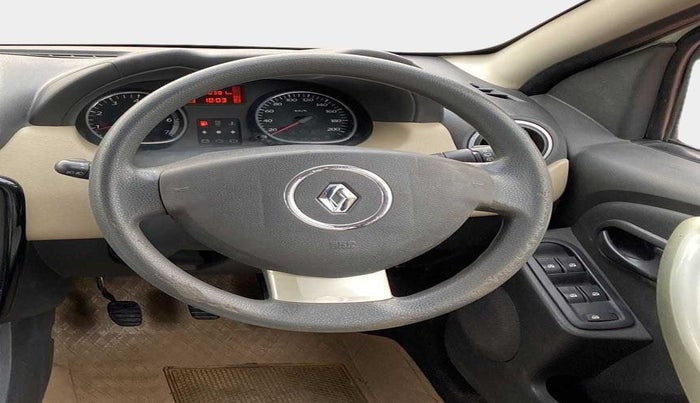 2014 Renault Duster 85 PS RXL DIESEL, Diesel, Manual, 98,299 km, Steering Wheel Close Up