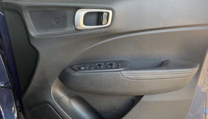 2022 Hyundai VENUE SX 1.0 (O) TURBO IMT, Petrol, Manual, 19,887 km, Driver Side Door Panels Control