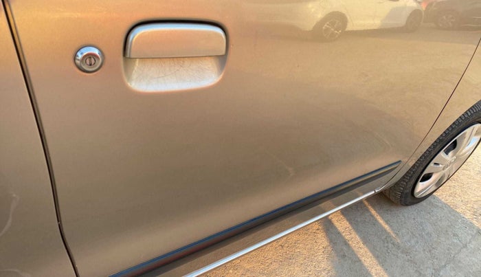 2016 Maruti Wagon R 1.0 VXI AMT, Petrol, Automatic, 40,428 km, Driver-side door - Minor scratches