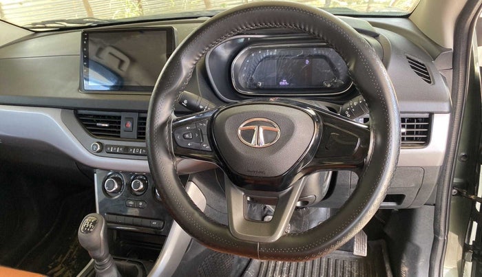 2023 Tata NEXON XM SUNROOF PETROL, Petrol, Manual, 10,325 km, Steering wheel - Phone control not functional