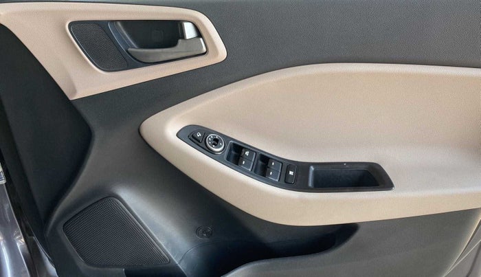 2017 Hyundai Elite i20 ASTA 1.4 CRDI (O), Diesel, Manual, 91,953 km, Driver Side Door Panels Control