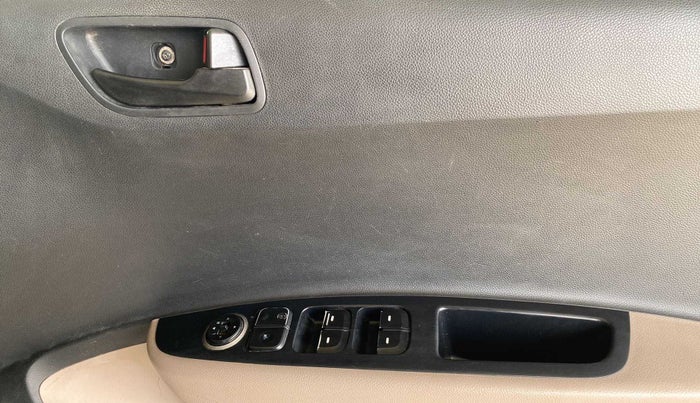 2017 Hyundai Grand i10 MAGNA 1.2 KAPPA VTVT, Petrol, Manual, 49,400 km, Driver Side Door Panels Control