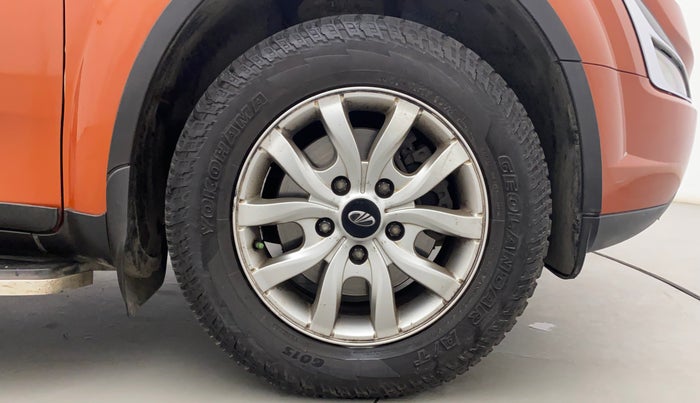 2015 Mahindra XUV500 W10, Diesel, Manual, 1,00,282 km, Right Front Wheel