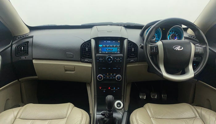 2015 Mahindra XUV500 W10, Diesel, Manual, 1,00,282 km, Dashboard