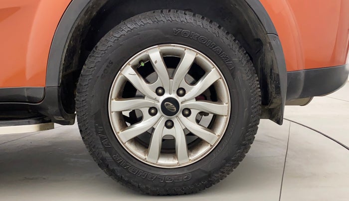 2015 Mahindra XUV500 W10, Diesel, Manual, 1,00,282 km, Left Rear Wheel