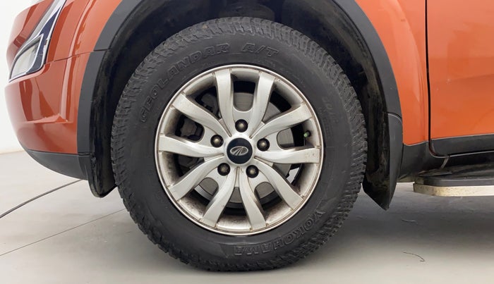 2015 Mahindra XUV500 W10, Diesel, Manual, 1,00,282 km, Left Front Wheel