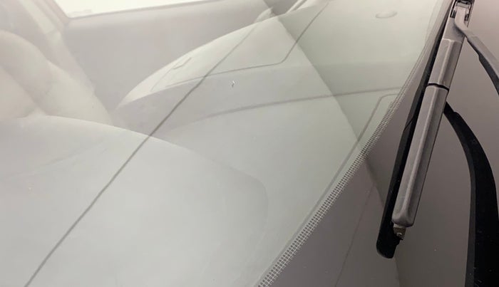 2015 Mahindra XUV500 W10, Diesel, Manual, 1,00,282 km, Front windshield - Minor spot on windshield