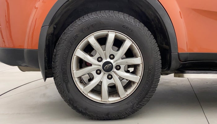 2015 Mahindra XUV500 W10, Diesel, Manual, 1,00,282 km, Right Rear Wheel