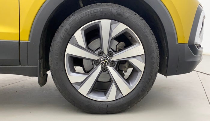 2022 Volkswagen TAIGUN TOPLINE 1.0 TSI MT, Petrol, Manual, 13,019 km, Right Front Wheel