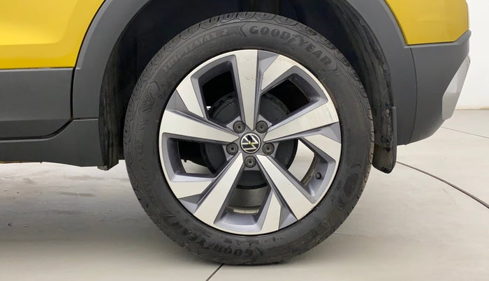 2022 Volkswagen TAIGUN TOPLINE 1.0 TSI MT, Petrol, Manual, 13,019 km, Left Rear Wheel
