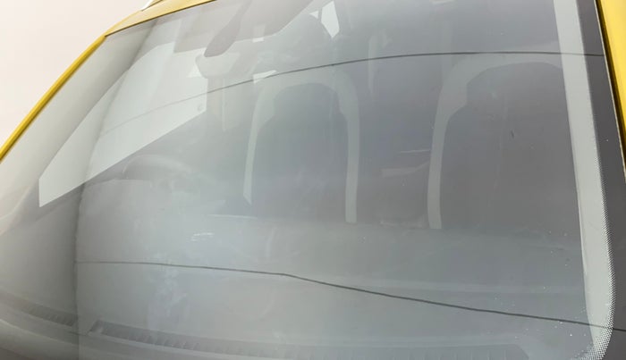 2022 Volkswagen TAIGUN TOPLINE 1.0 TSI MT, Petrol, Manual, 13,019 km, Front windshield - Minor spot on windshield