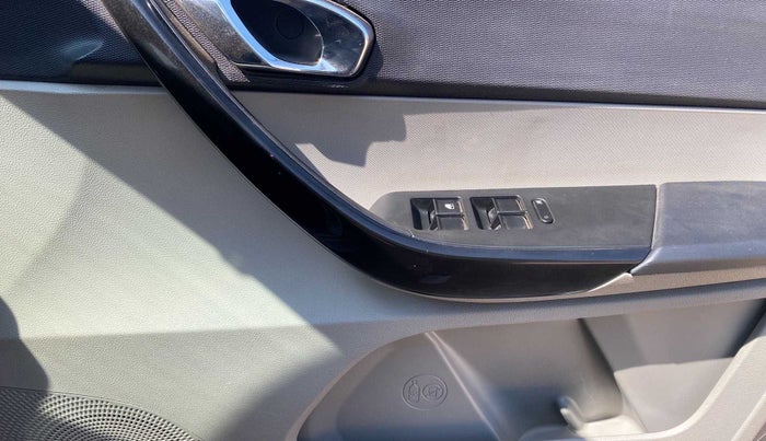 2019 Tata Tiago XZA PETROL, Petrol, Automatic, 13,508 km, Driver Side Door Panels Control