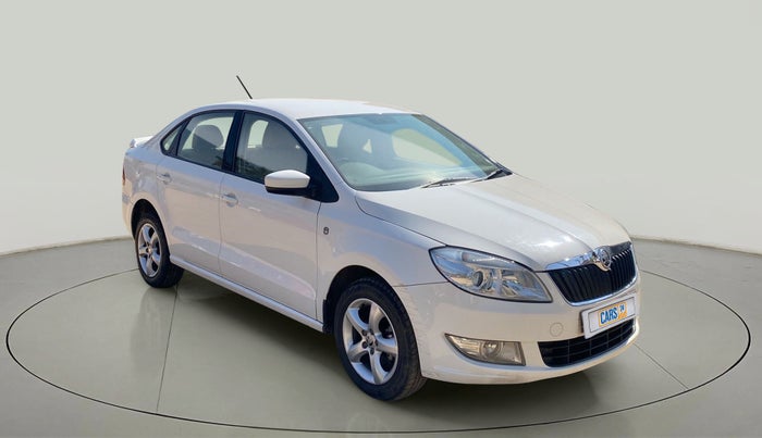 2014 Skoda Rapid 1.6 MPI AMBITION PLUS AT, Petrol, Automatic, 36,559 km, Right Front Diagonal