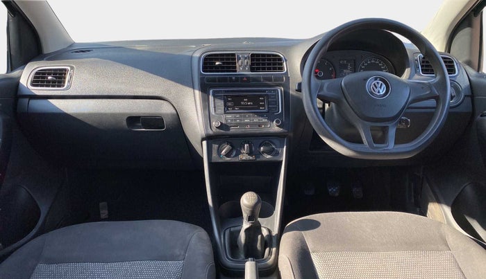 2016 Volkswagen Polo COMFORTLINE 1.2L, Petrol, Manual, 99,584 km, Dashboard