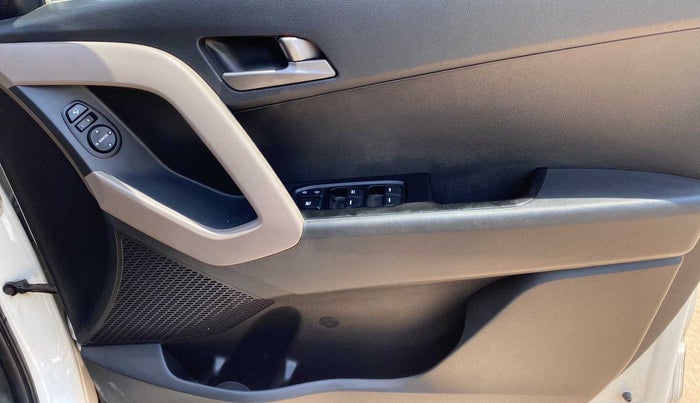 2017 Hyundai Creta SX PLUS 1.6 PETROL, Petrol, Manual, 68,342 km, Driver Side Door Panels Control