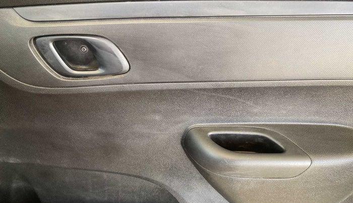 2018 Renault Kwid RXT 1.0, Petrol, Manual, 23,665 km, Driver Side Door Panels Control