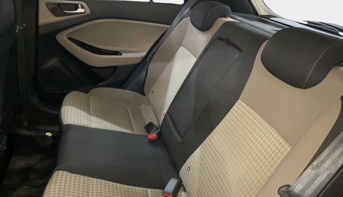 2019 Hyundai Elite i20 ASTA 1.2 (O), Petrol, Manual, 21,672 km, Right Side Rear Door Cabin