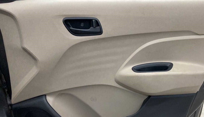 2020 Hyundai NEW SANTRO MAGNA, Petrol, Manual, 28,107 km, Driver Side Door Panels Control
