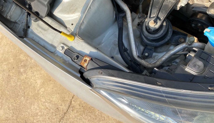 2012 Hyundai i20 SPORTZ 1.2, Petrol, Manual, 64,048 km, Right headlight - Clamp has minor damage