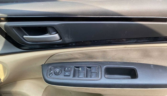 2018 Honda Amaze 1.2L I-VTEC VX, Petrol, Manual, 20,105 km, Driver Side Door Panels Control