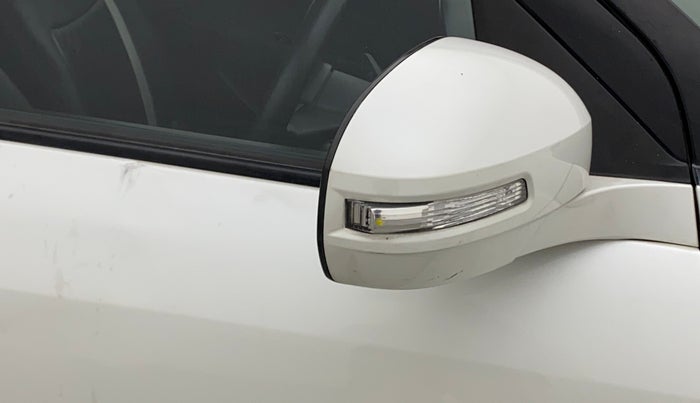 2016 Maruti Swift VXI, Petrol, Manual, 70,948 km, Right rear-view mirror - Mirror motor not working