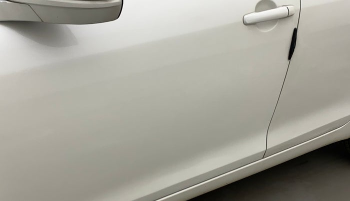 2016 Maruti Swift VXI, Petrol, Manual, 70,948 km, Front passenger door - Paint has faded